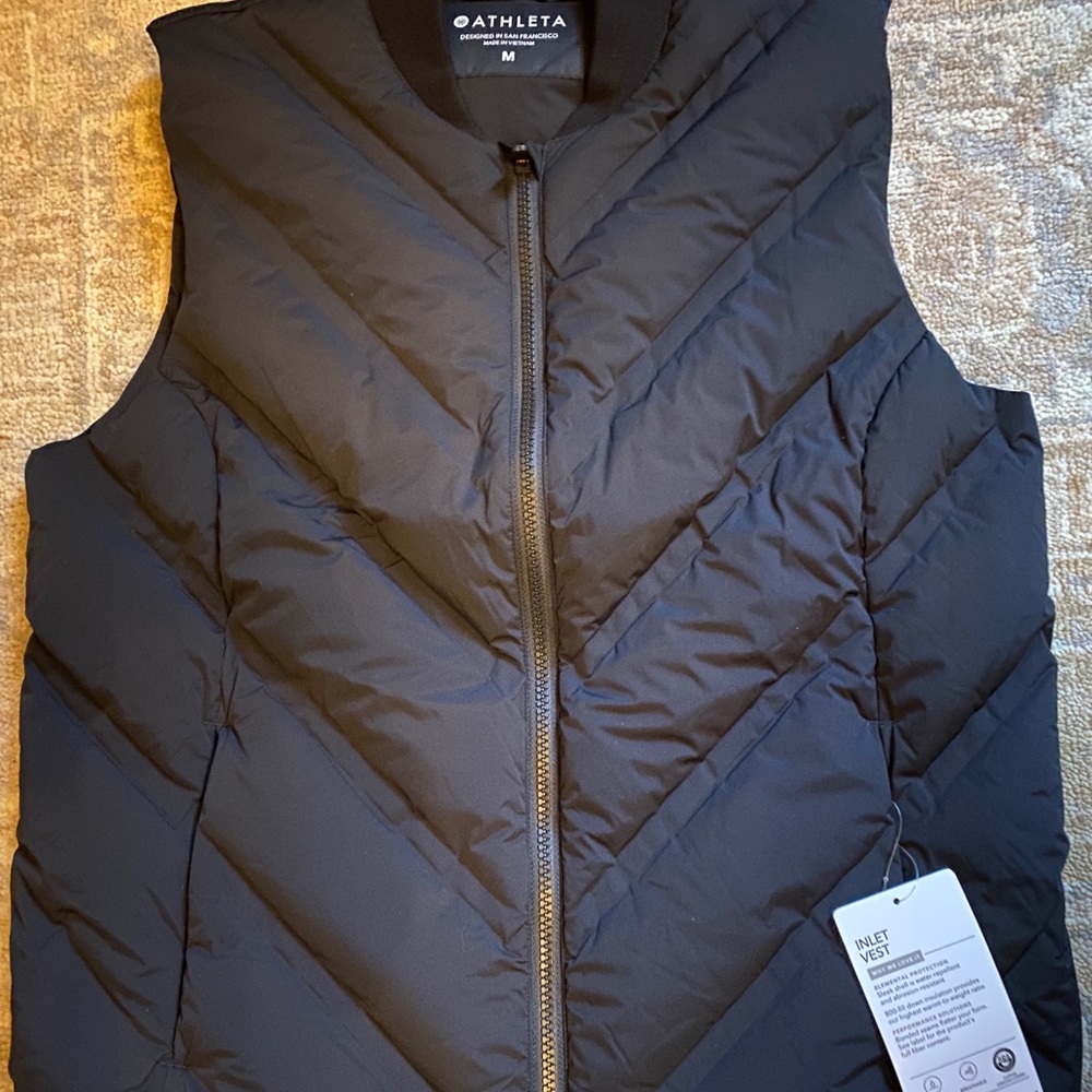 NWT - Athleta Inlet Vest.   Got the wrong size.